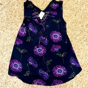 Maurice’s tank top